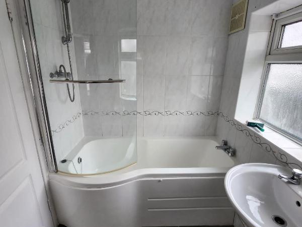 Fox Hollies Shared House : photo 1 de la chambre chambre double avec salle de bains commune