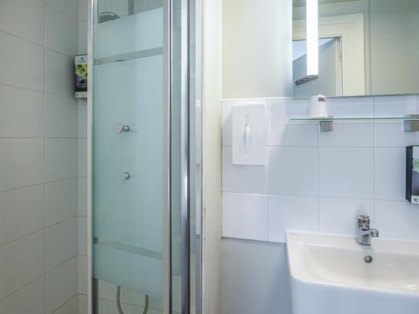Sure Hotel By Best Western Lorient Centre : photo 4 de la chambre chambre triple standard