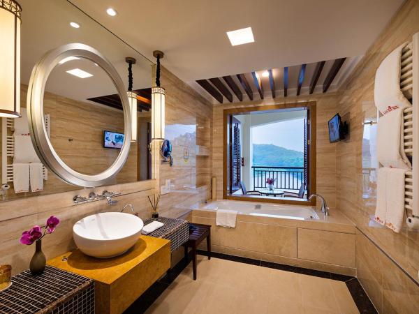 Good View Hotel Tangxia - 15 mins drive from Dongguan South Railway Station : photo 3 de la chambre chambre lits jumeaux deluxe - vue sur lac