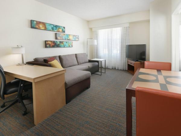 Residence Inn Dallas Park Central : photo 1 de la chambre suite 1 chambre lit queen-size avec canapé-lit