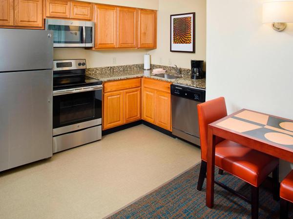 Residence Inn Dallas Park Central : photo 4 de la chambre suite 1 chambre lit queen-size avec canapé-lit