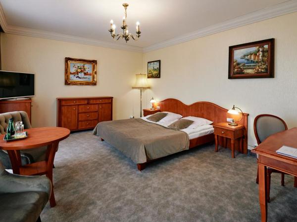 Biały Dom Henlex Hotel Restauracja : photo 2 de la chambre chambre double