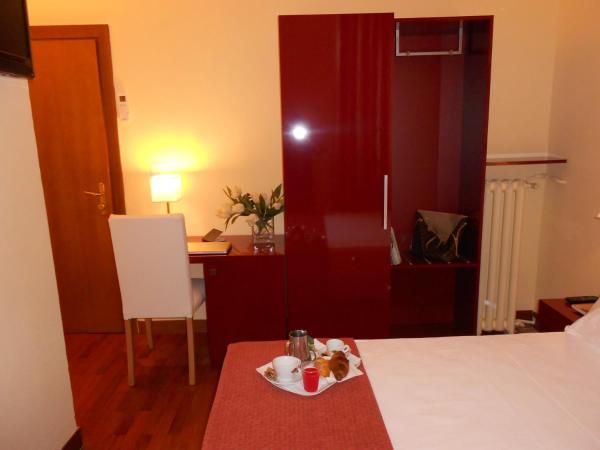 Hotel Minerva : photo 3 de la chambre chambre double