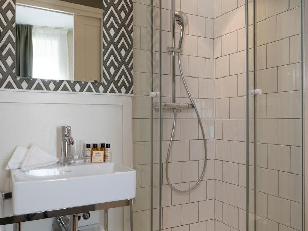 Le Petit Oberkampf Hotel & Spa : photo 10 de la chambre chambre double ou lits jumeaux classique avec accès spa