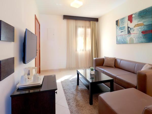 Blue Waves Resort : photo 1 de la chambre suite familiale (2 adultes + 2 enfants)