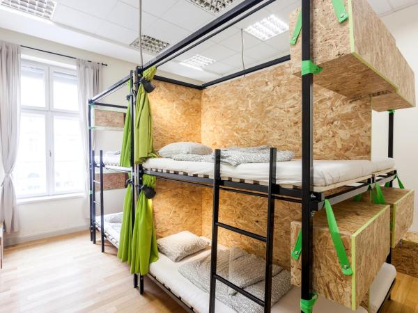 Avenue Hostel : photo 2 de la chambre lit dans dortoir mixte de 8 lits 