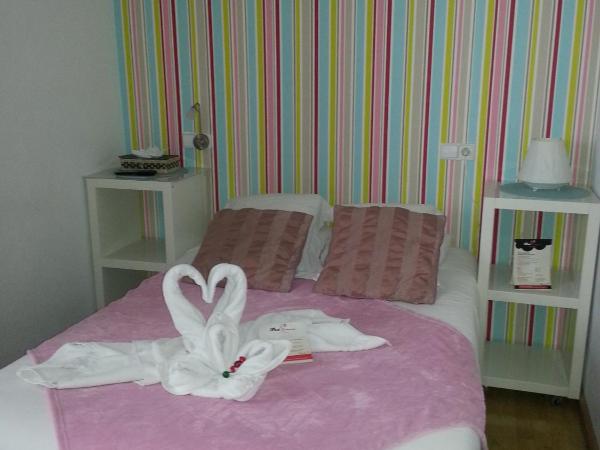 Hostal Flat55Madrid : photo 5 de la chambre chambre double avec salle de bains privative