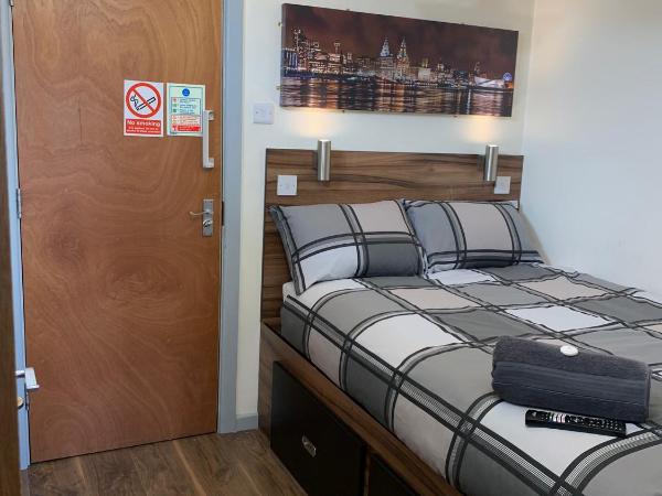 The Liverpool Pod Travel Hostel : photo 8 de la chambre chambre double ou lits jumeaux avec salle de bains privative