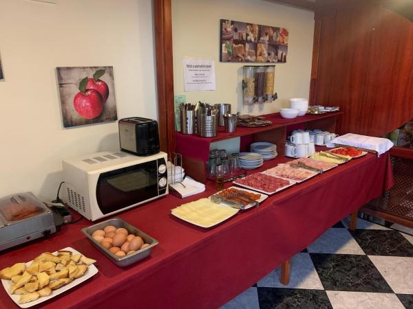 Várfal Wellness Panzió : photo 2 de la chambre chambre triple avec vue