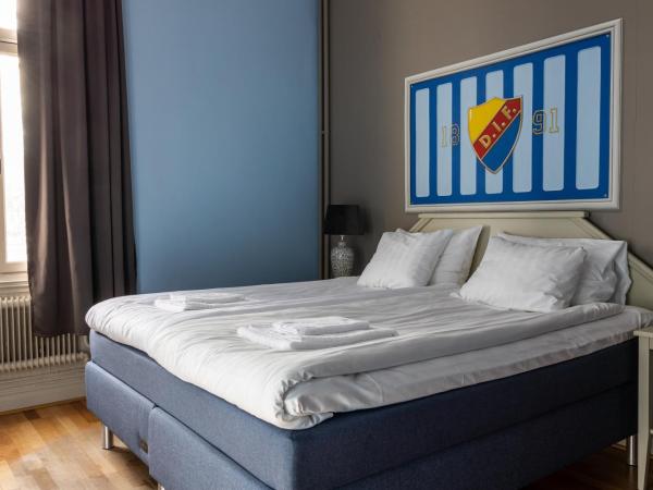 Park Hotel Linköping Fawlty Towers : photo 5 de la chambre chambre quadruple