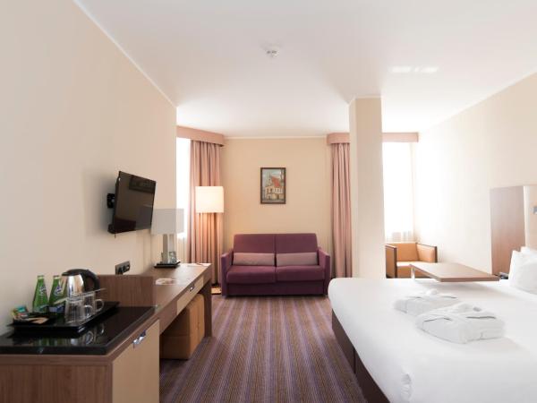 Hotel DeSilva Premium Poznań : photo 2 de la chambre chambre triple exécutive