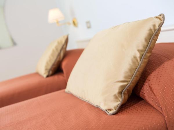 Hotel Minerva : photo 8 de la chambre chambre double Économique