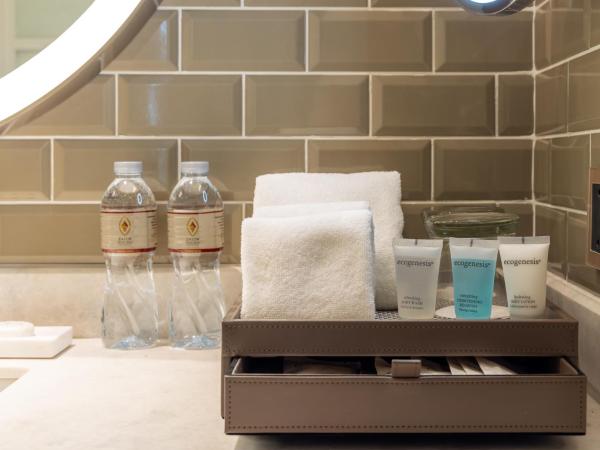 Eastin Grand Hotel Phayathai : photo 6 de la chambre suite 1 chambre avec accès au salon