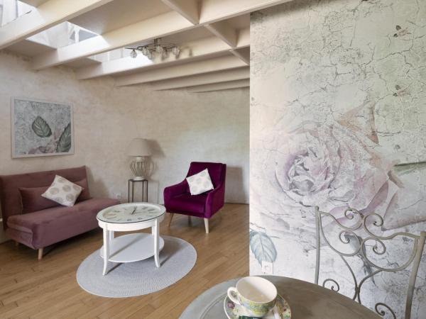 La Metairie-du-Vauhariot - Chambre Ou Lodge - Piscine Chauffée - Vue Mer et Mont Saint Michel - GR34 : photo 8 de la chambre suite deluxe