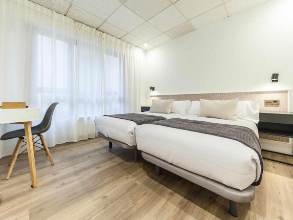 Auditorio Rooms Boutique Oviedo : photo 1 de la chambre chambre double (1 adulte et 1 enfant)