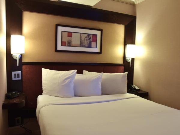 Hôtel Le Concorde Québec : photo 4 de la chambre chambre standard lit queen-size