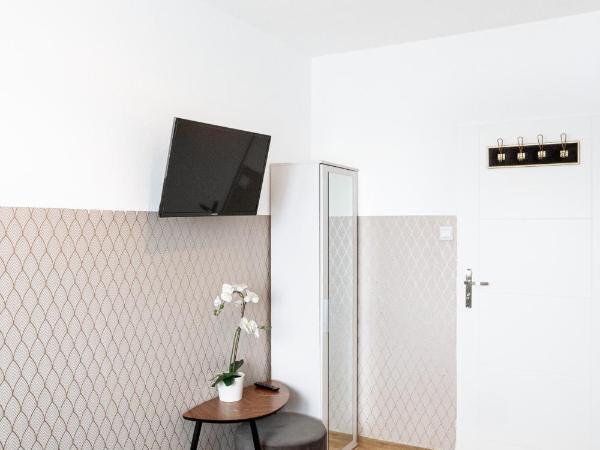 ClickTheFlat Conrada Apart Rooms : photo 3 de la chambre chambre double standard avec salle de bains commune