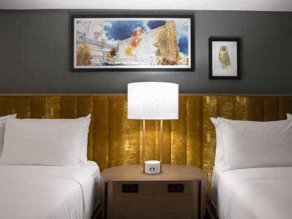 voco Chicago Downtown, an IHG Hotel : photo 6 de la chambre chambre standard avec 2 lits queen-size - vue sur ville