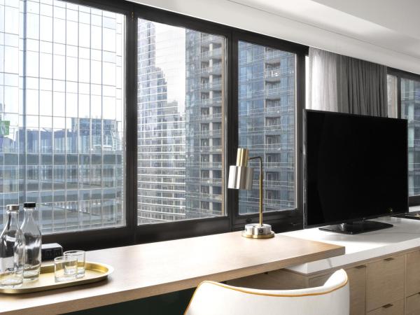 voco Chicago Downtown, an IHG Hotel : photo 1 de la chambre two queen beds executive studio