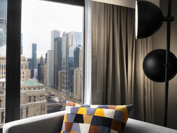 voco Chicago Downtown, an IHG Hotel : photo 1 de la chambre chambre lit king-size standard - vue sur horizon