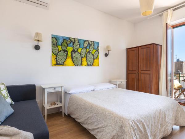 Tauromenion Guest House : photo 5 de la chambre studio - vue sur mer