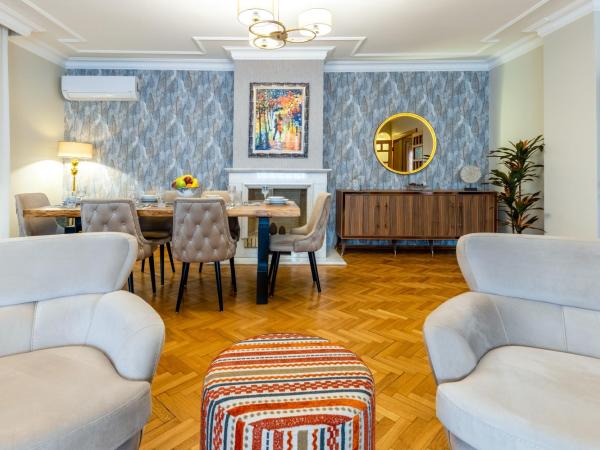 BayMari Suites Plus Florya : photo 2 de la chambre appartement 3 chambres deluxe avec balcon - vue sur piscine