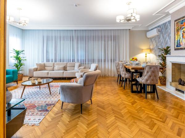 BayMari Suites Plus Florya : photo 4 de la chambre appartement 3 chambres deluxe avec balcon - vue sur piscine