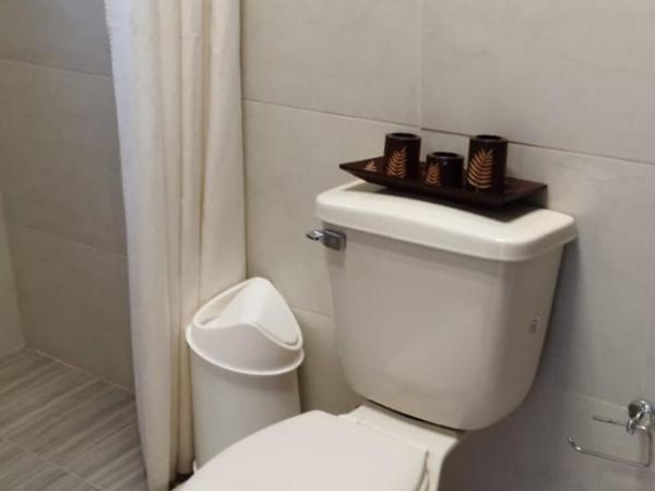 Hospedaje Familiar : photo 6 de la chambre chambre double avec salle de bains privative