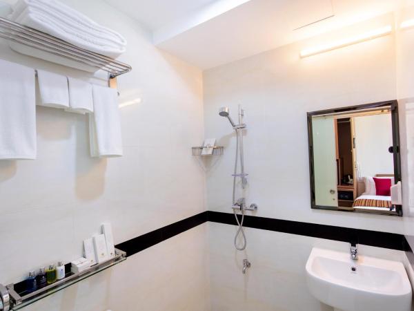 Beehive Central : photo 6 de la chambre deluxe double room (free return airport transfer and 10% of food & beverage)