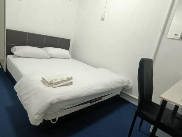 246housecafe : photo 1 de la chambre chambre double avec salle de bains privative