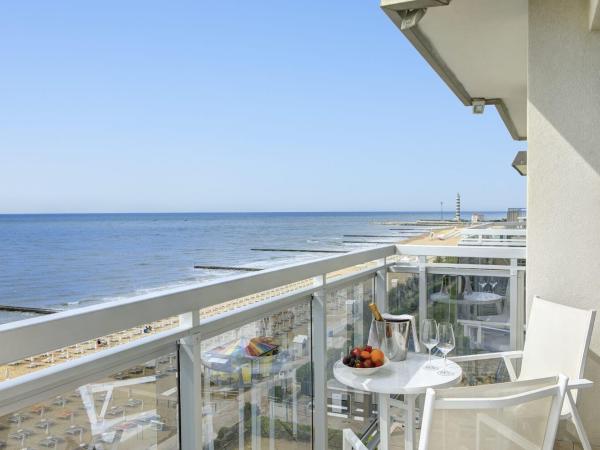 Hotel Byron Bellavista : photo 4 de la chambre chambre double deluxe avec balcon - vue sur mer