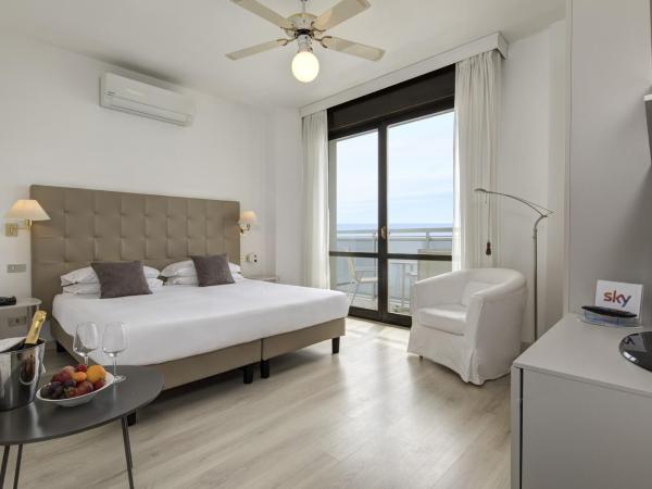 Hotel Byron Bellavista : photo 1 de la chambre chambre double deluxe avec balcon - vue sur mer