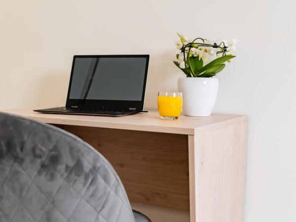 Hotel Cerise Nancy : photo 9 de la chambre offre spéciale - chambre double