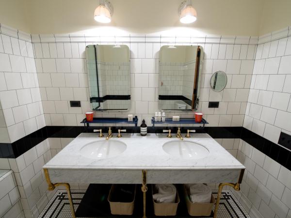 Chicago Athletic Association, part of Hyatt : photo 9 de la chambre suite junior avec 2 lits doubles