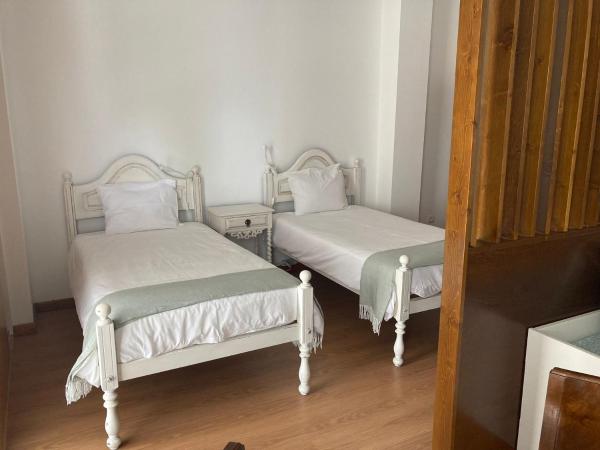 Júlio de Matos Guest House : photo 7 de la chambre studio familial