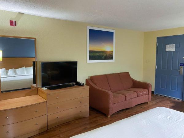 Motel 6 Savannah, GA - Gateway & I-95 : photo 1 de la chambre chambre 2 lits queen-size - non-fumeurs