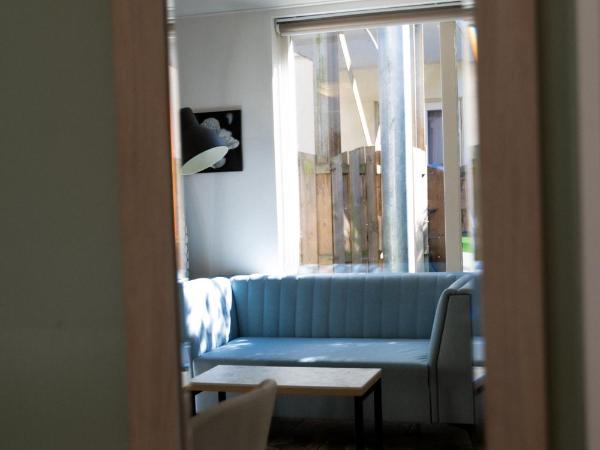 Plantage Garden Apartments : photo 7 de la chambre appartement duplex 2 chambres