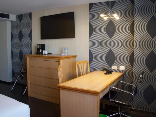 Hotel Riazor Aeropuerto : photo 3 de la chambre chambre lit king-size