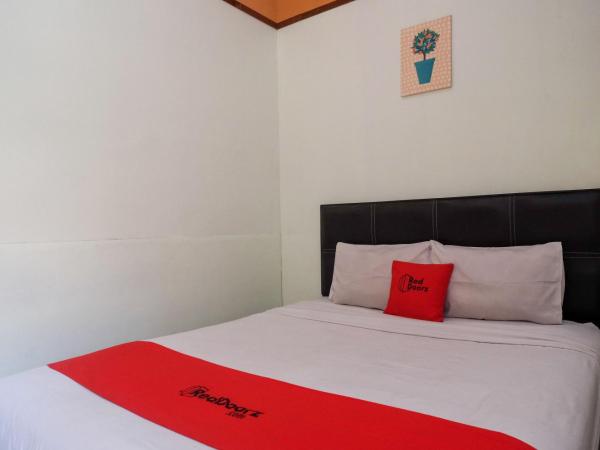 RedDoorz near Lotte Mart Maguwoharjo Yogyakarta : photo 5 de la chambre chambre double