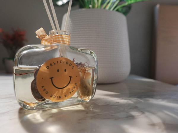 BnB98 Silom Hotel - 1 minutes from SKY TRAIN Sala Daeng station and SUBWAY Silom station : photo 5 de la chambre chambre lit king-size