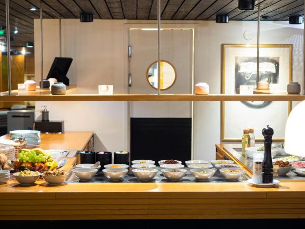 Centro Hotel Turku : photo 8 de la chambre chambre simple avec accès au buffet de tapas