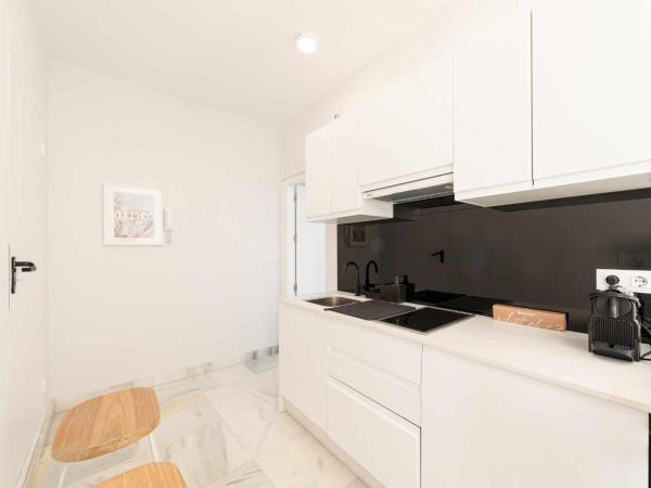 ISG Apartments Cuna : photo 10 de la chambre suite junior avec piscine privée 