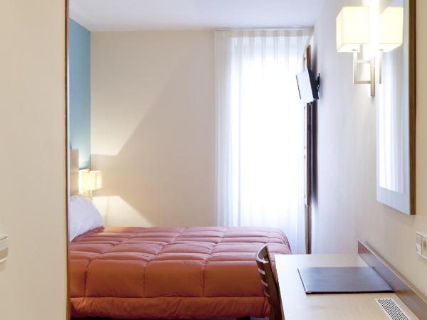 Hotel Mirador Puerta del Sol : photo 3 de la chambre chambre double ou lits jumeaux