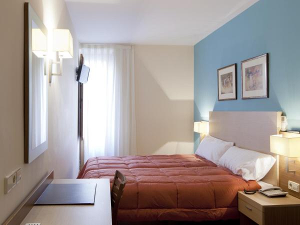 Hotel Mirador Puerta del Sol : photo 4 de la chambre chambre double ou lits jumeaux