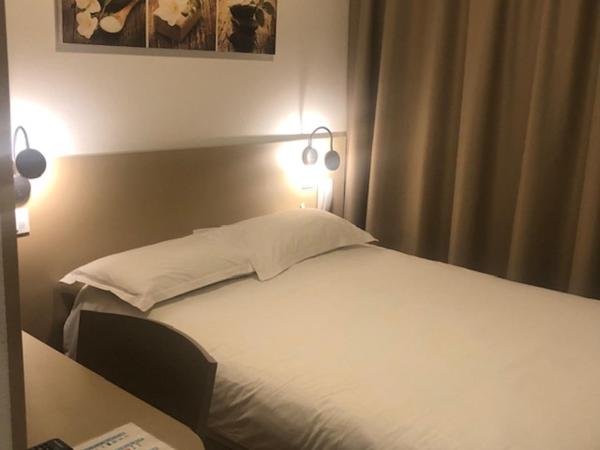 Hotel Victor Hugo : photo 2 de la chambre chambre double standard