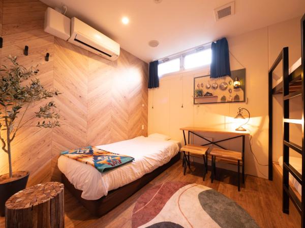 Glamping Tokyo Asakusa : photo 7 de la chambre chambre triple avec sale d'eau commune