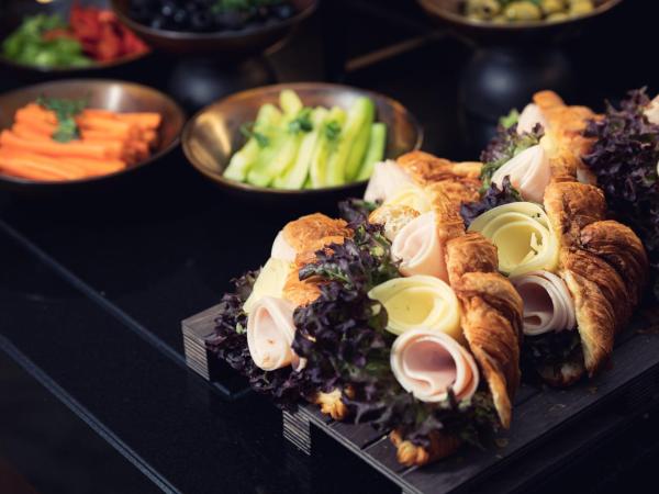 Hotel KINGS COURT : photo 4 de la chambre chambre double ou lits jumeaux exécutive avec accès au salon et au spa