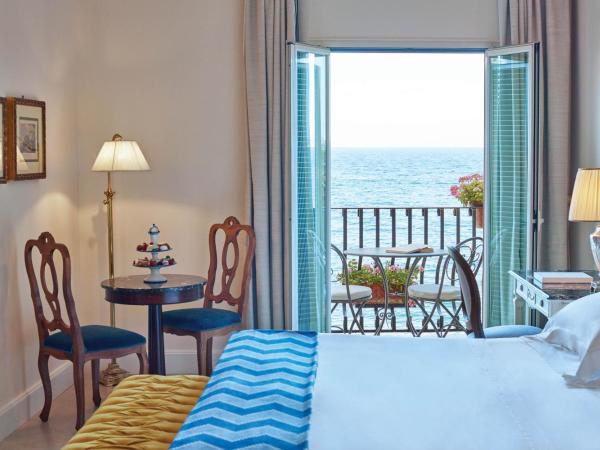 Villa Sant'Andrea, A Belmond Hotel, Taormina Mare : photo 4 de la chambre chambre double ou lits jumeaux de luxe avec balcon et vue sur la mer 