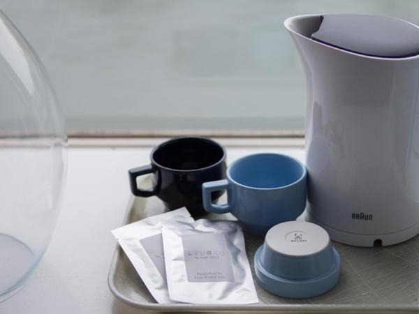 The Share Hotels Lyuro Tokyo Kiyosumi : photo 4 de la chambre chambre lit queen-size standard - vue sur rivière