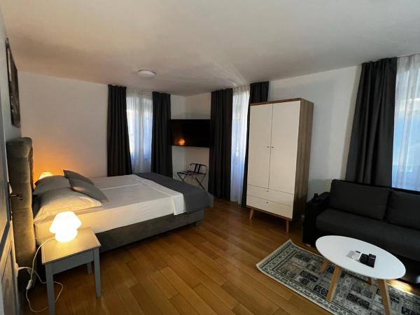 Tri Lava Luxury Living : photo 1 de la chambre chambre double ou lits jumeaux avec terrasse